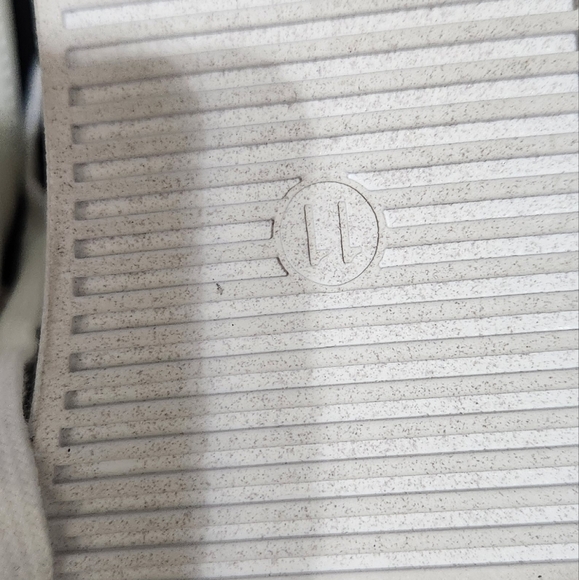 Universal Thread- Women's(11) Shoes NWT - Picture 8 of 10